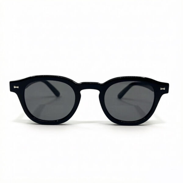 Black Retro Round Sunglasses - Image 2
